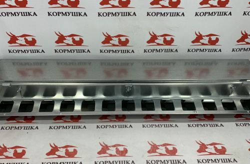 Кормушка куриная ЭКОНОМКА ПРЕСТИЖ 100 см (крышка,на клетку) 1шт**